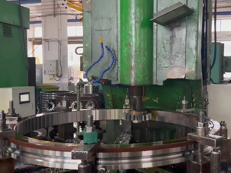 Slewing bearing Gear Cutting